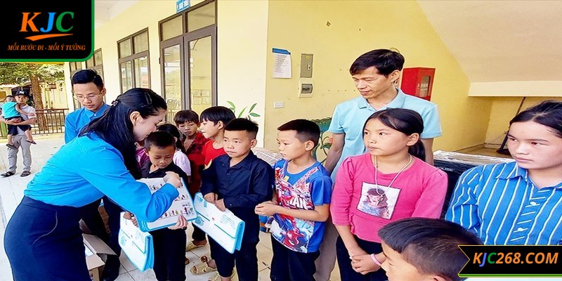 Sự kiên trì này giúp người dân không còn cảm giác bị bỏ rơi